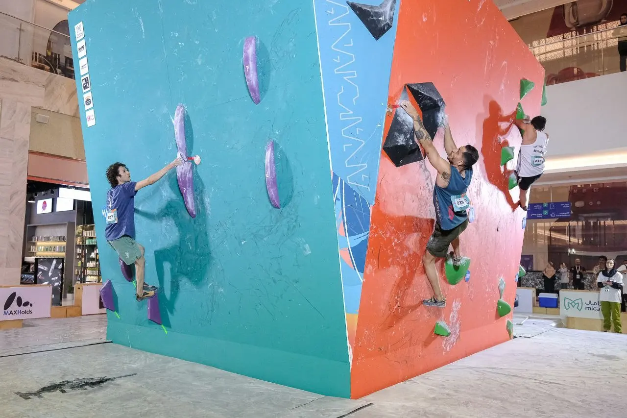 pic's of main's title