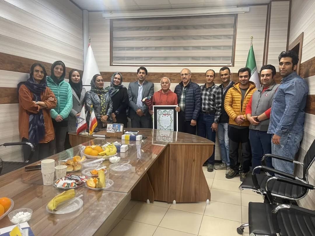 pic's of main's title