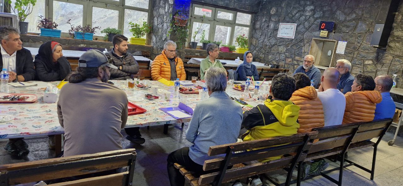 pic's of main's title