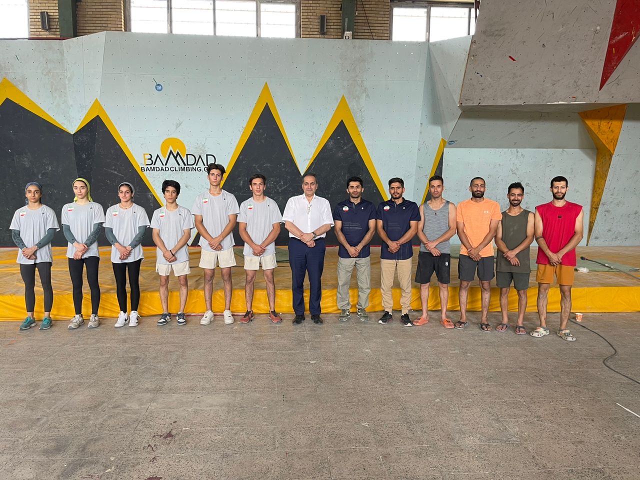 pic's of main's title