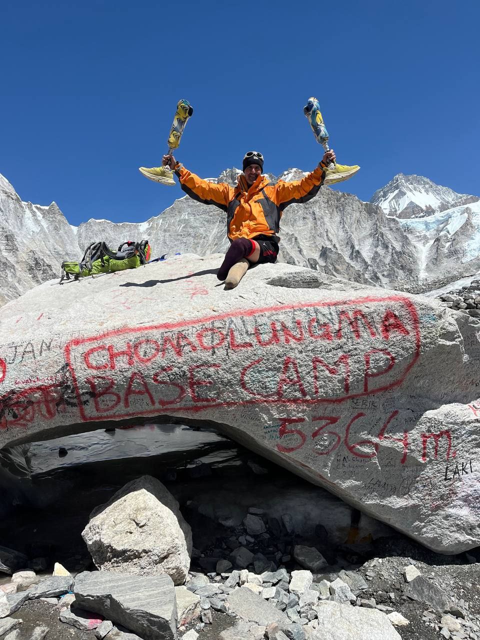 pic's of main's title