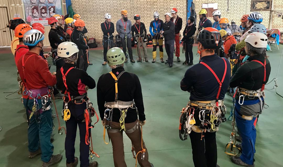 pic's of main's title