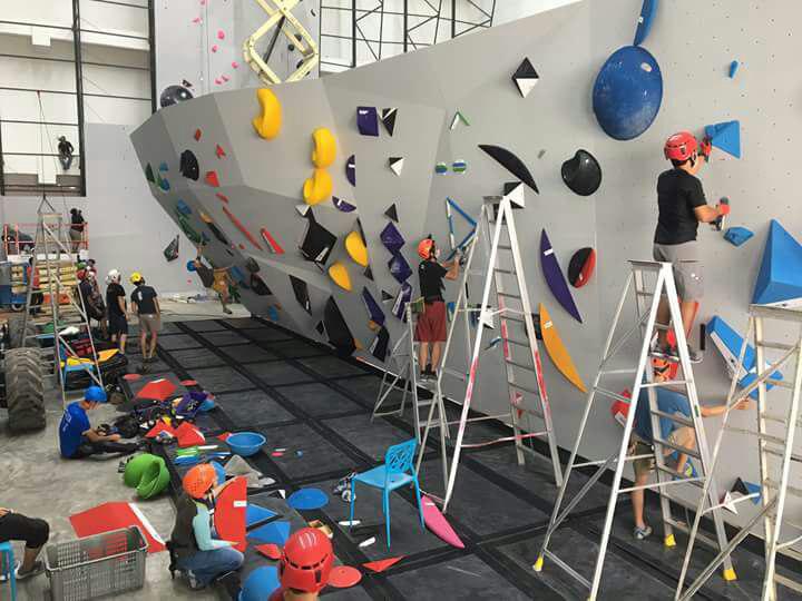 pic's of main's title