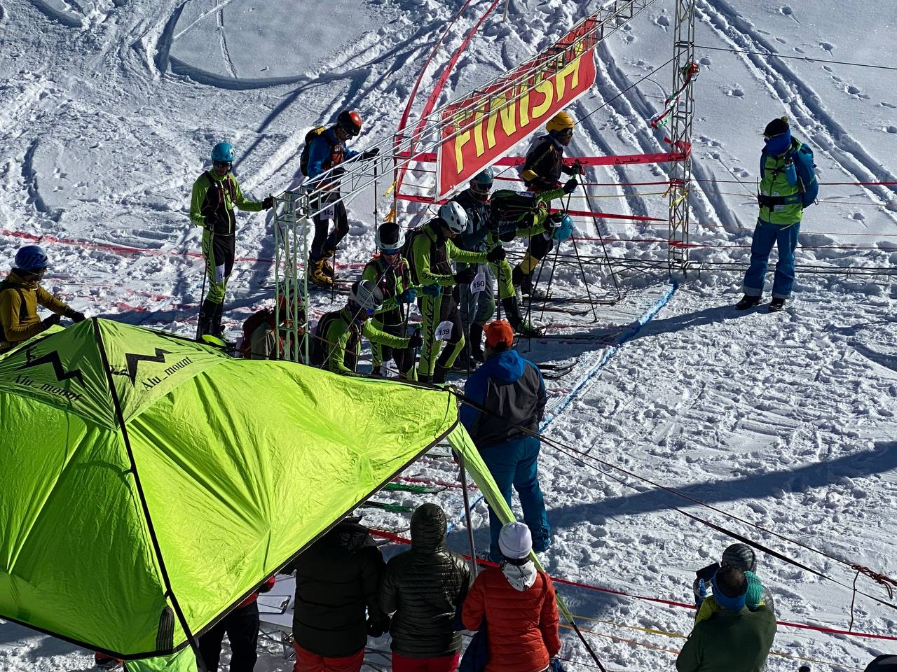 pic's of main's title