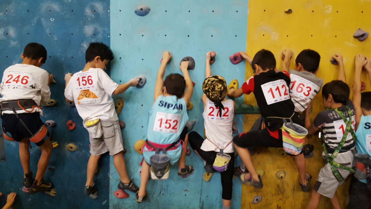 pic's of main's title