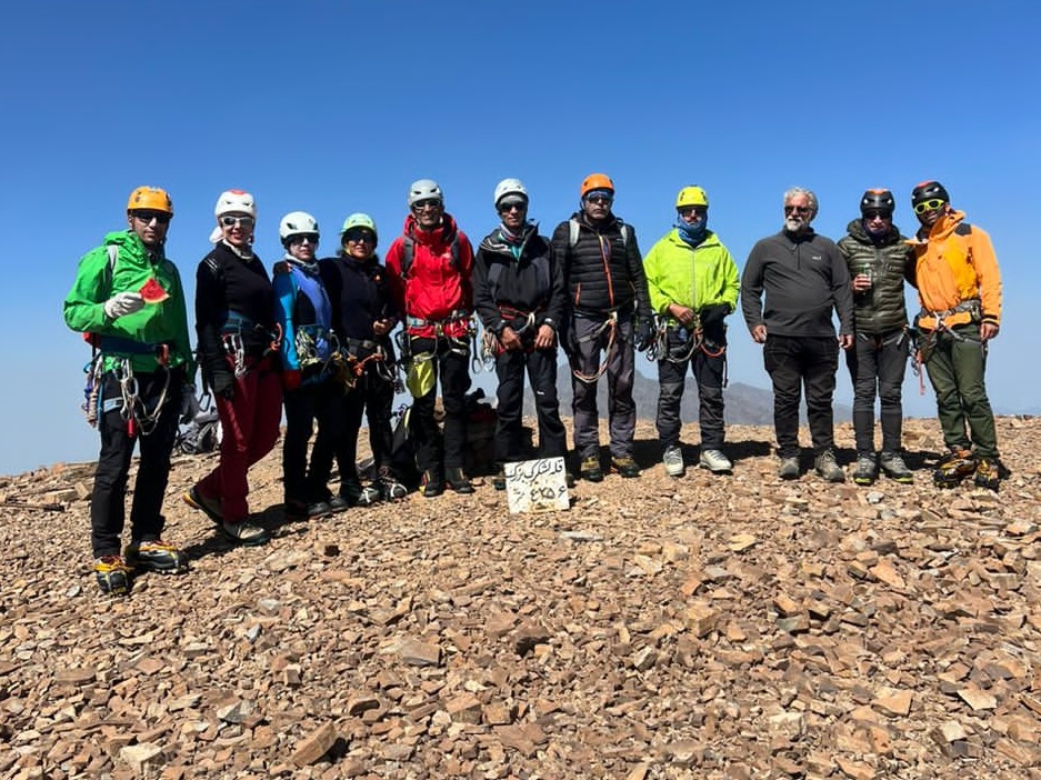 pic's of main's title