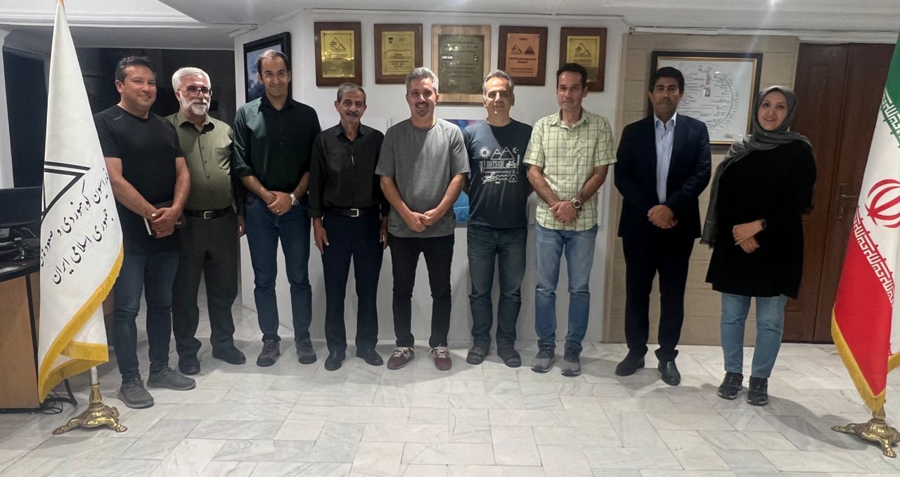 pic's of main's title