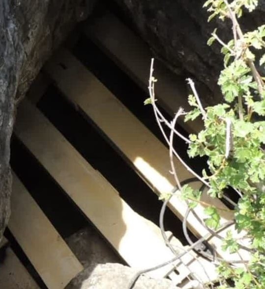 pic's of main's title