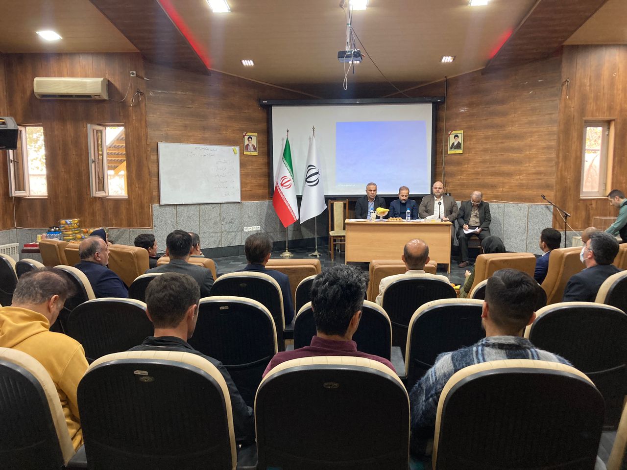 pic's of main's title