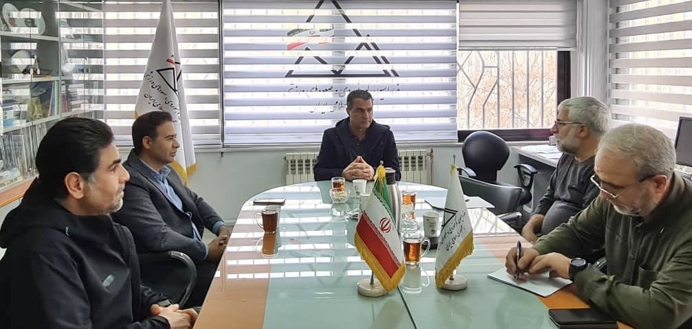 pic's of main's title