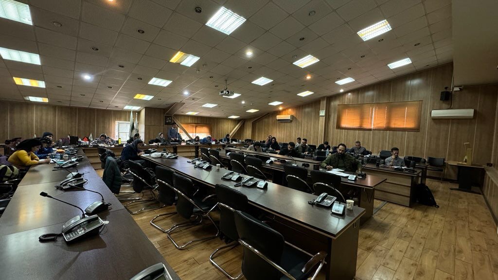 pic's of main's title