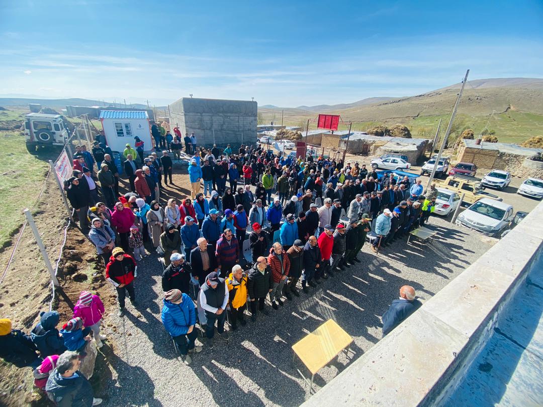 pic's of main's title