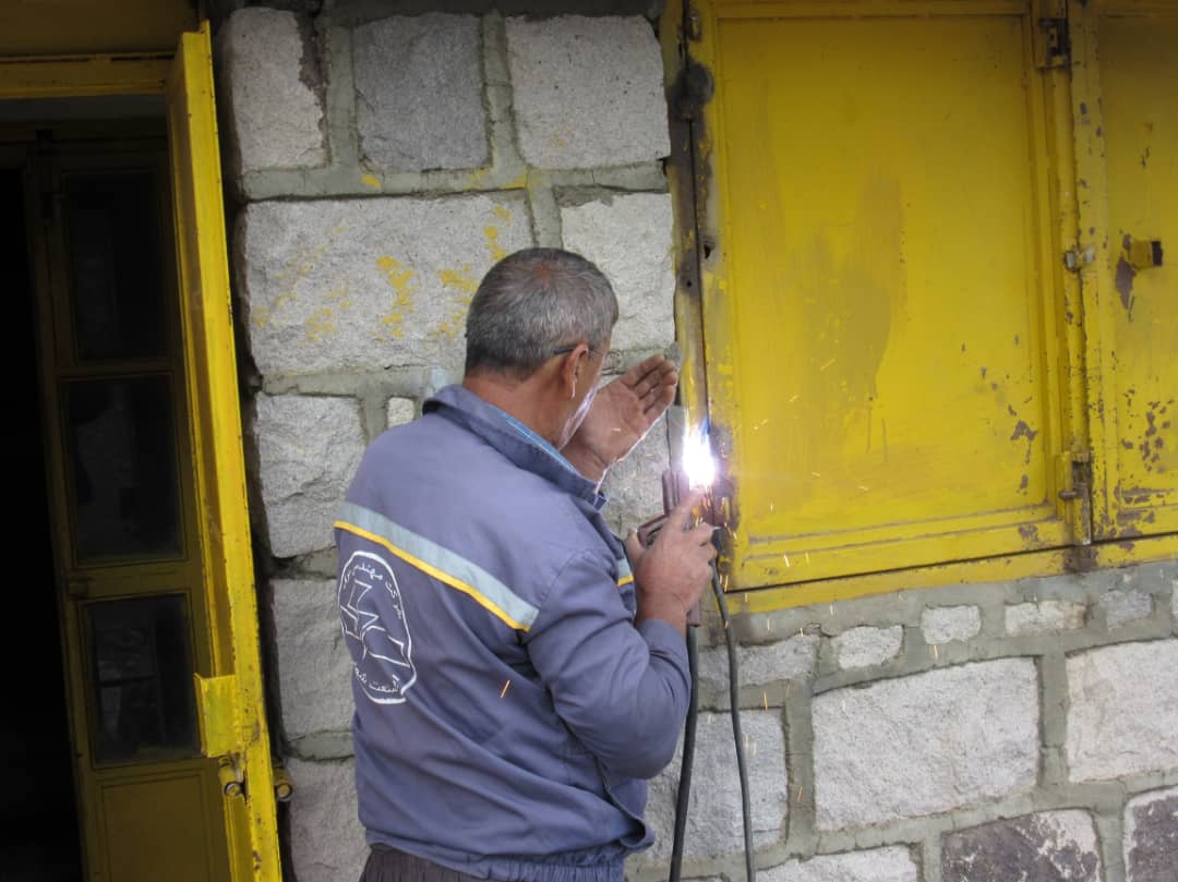 pic's of main's title