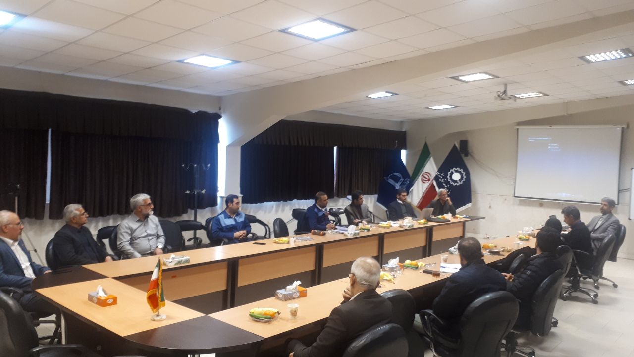 pic's of main's title