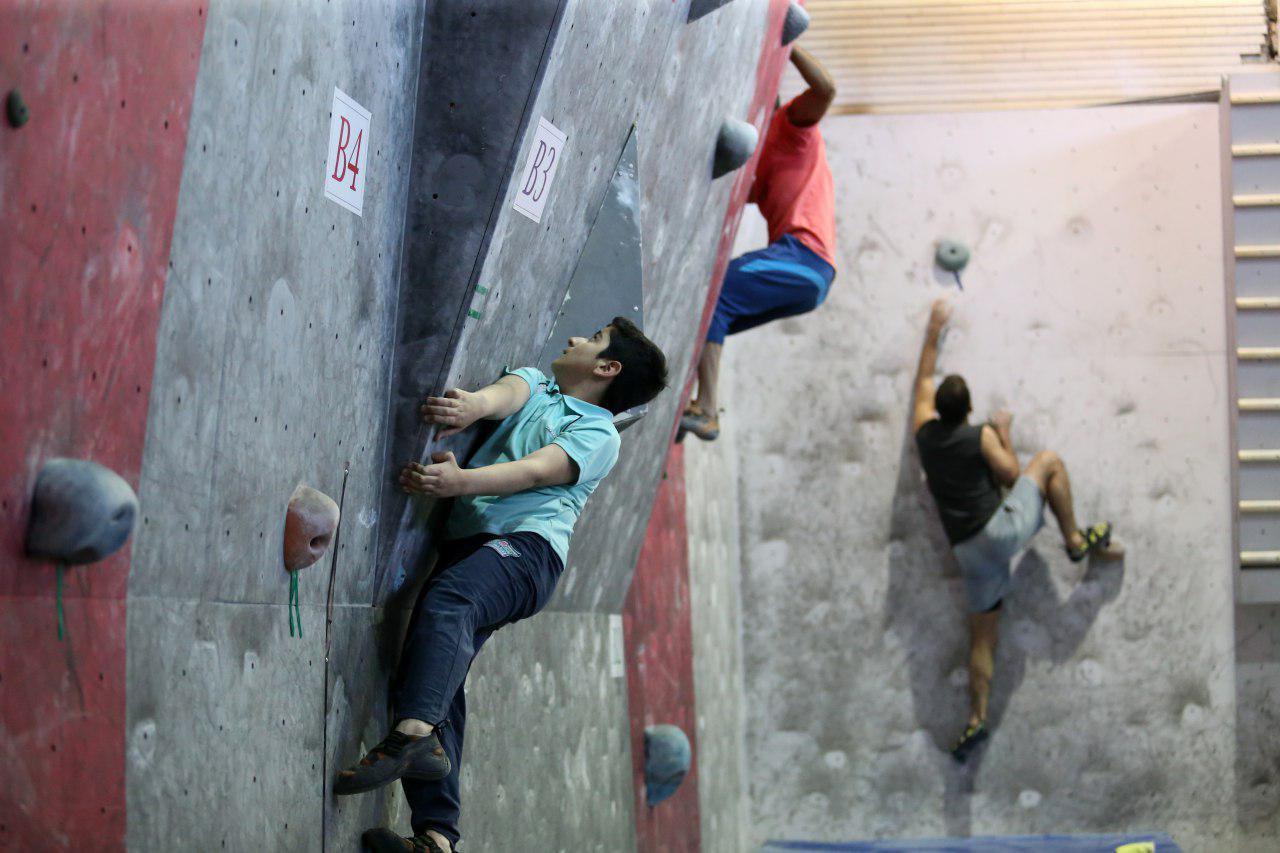 pic's of main's title