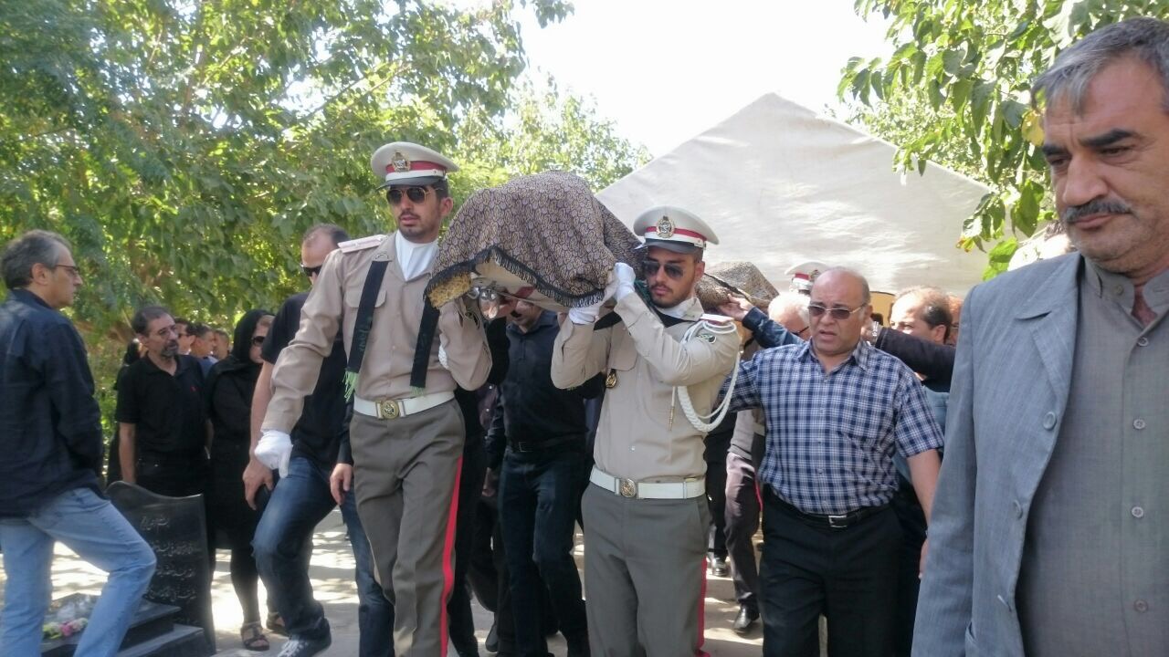 pic's of main's title