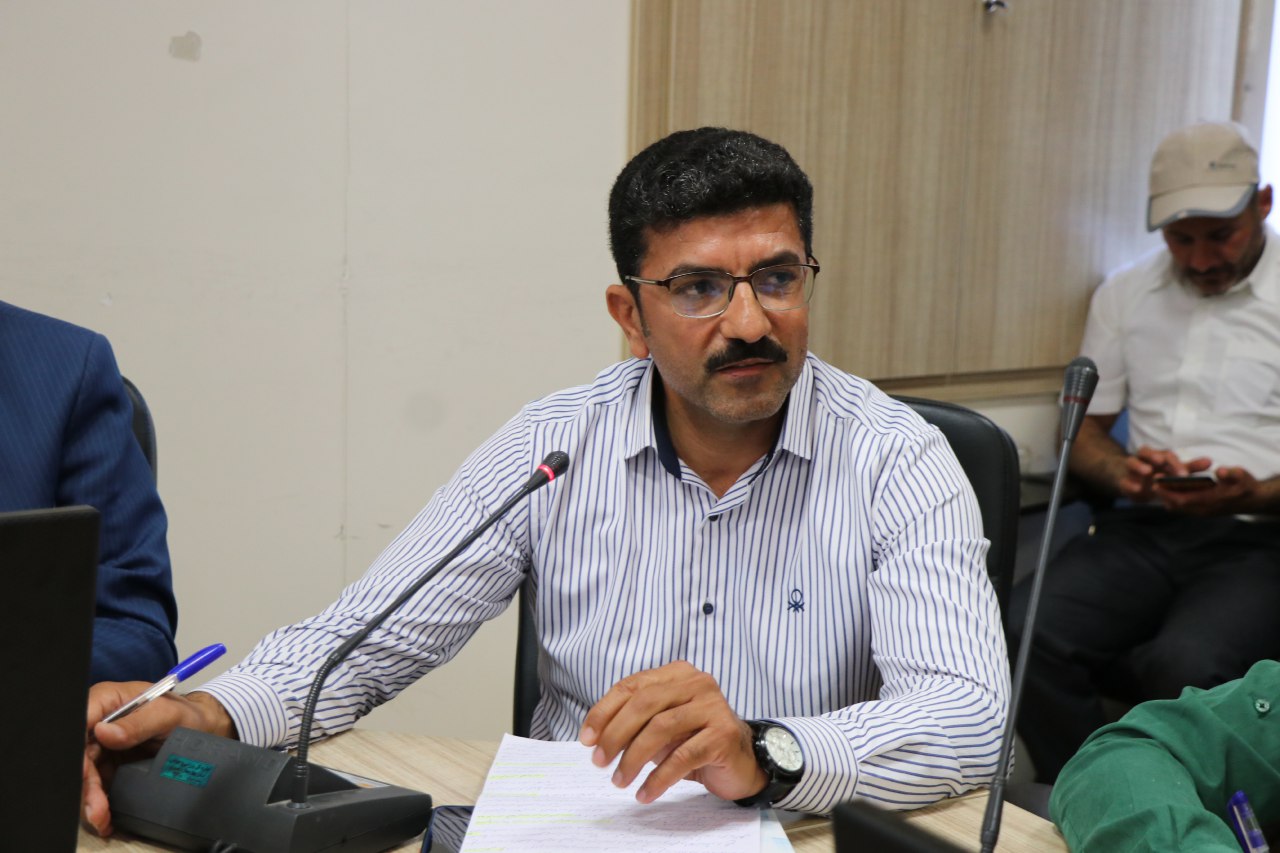 pic's of main's title