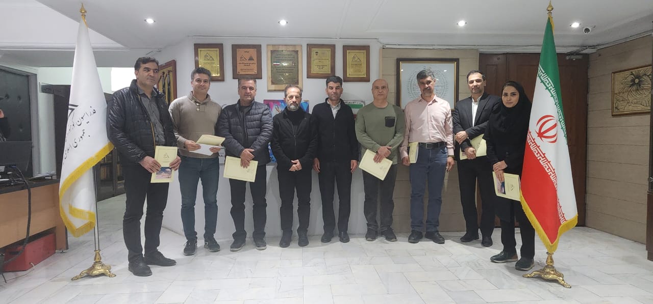 pic's of main's title