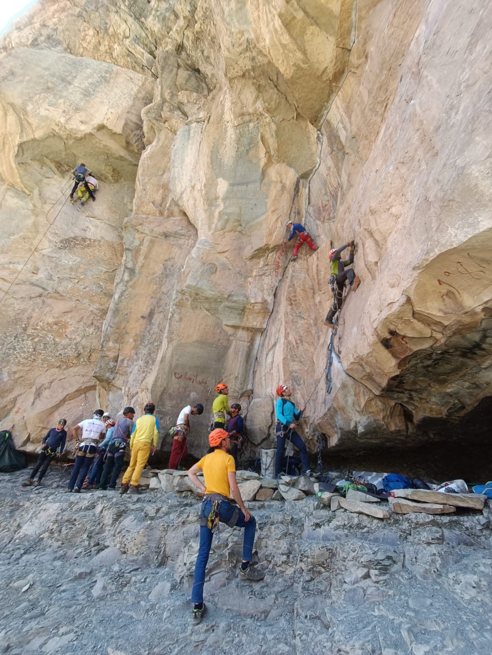 pic's of main's title