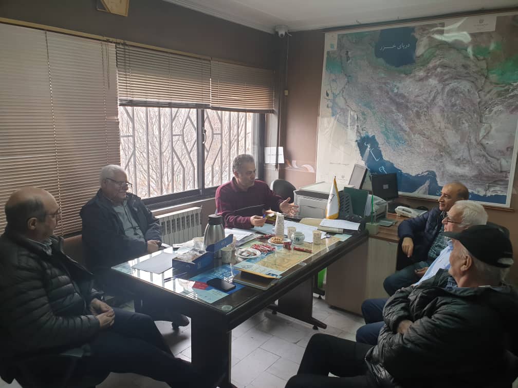 pic's of main's title