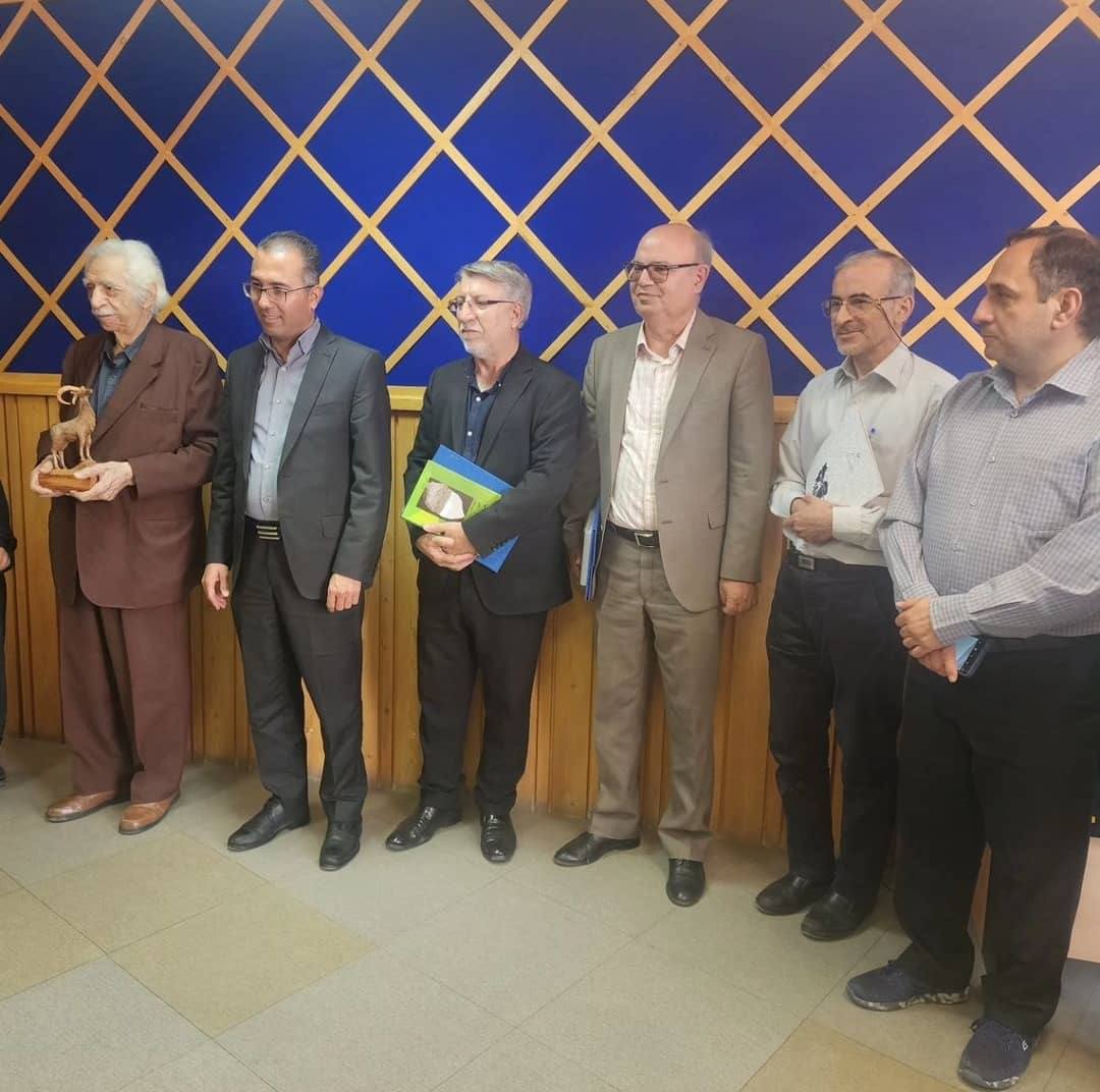 pic's of main's title