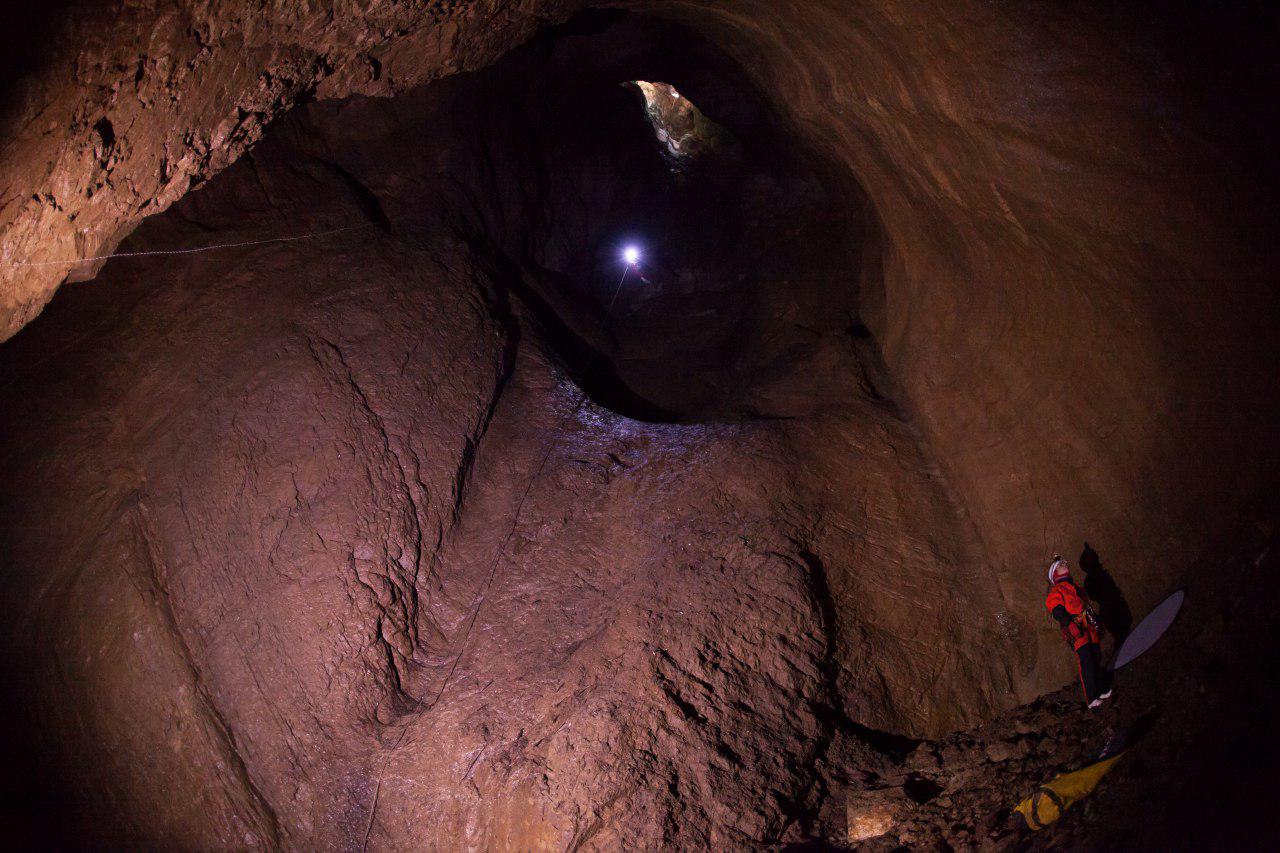 pic's of main's title