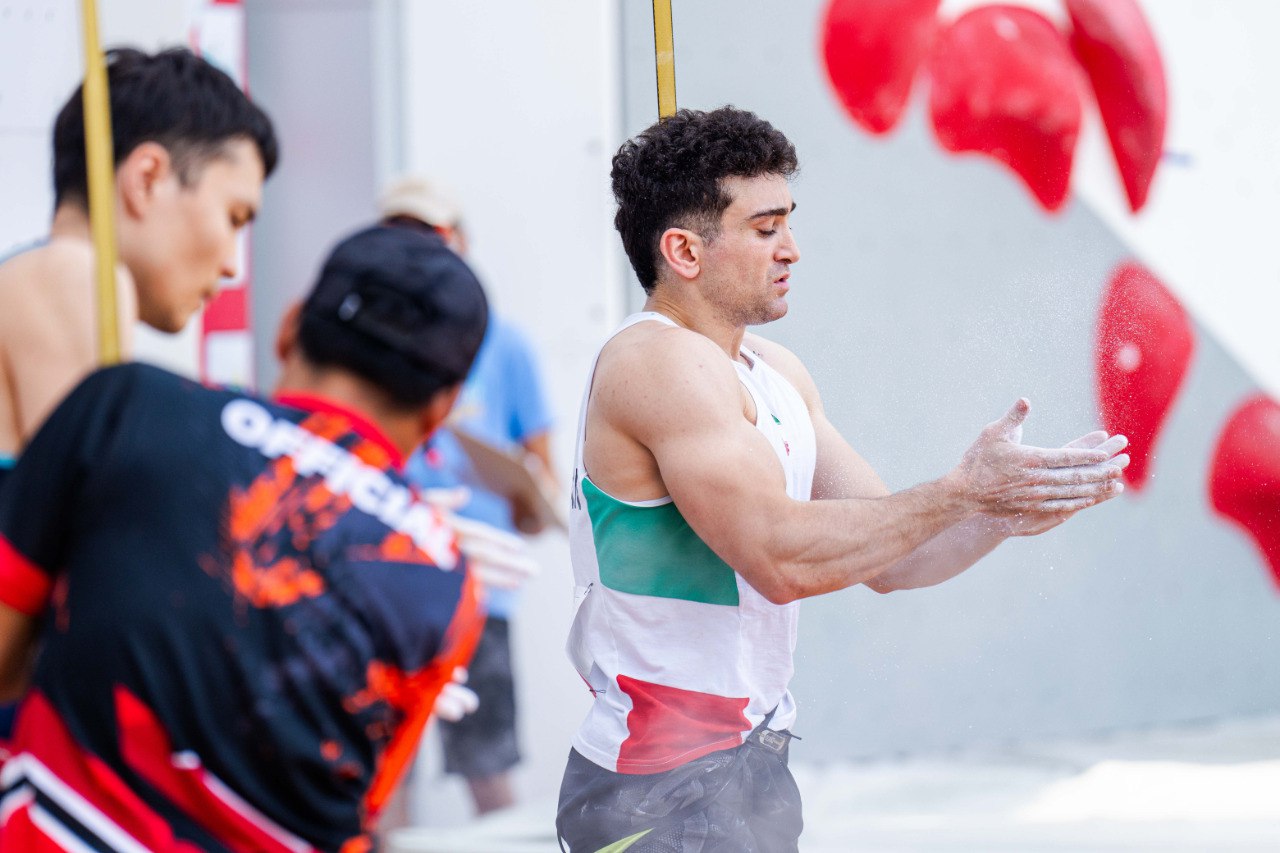 pic's of main's title