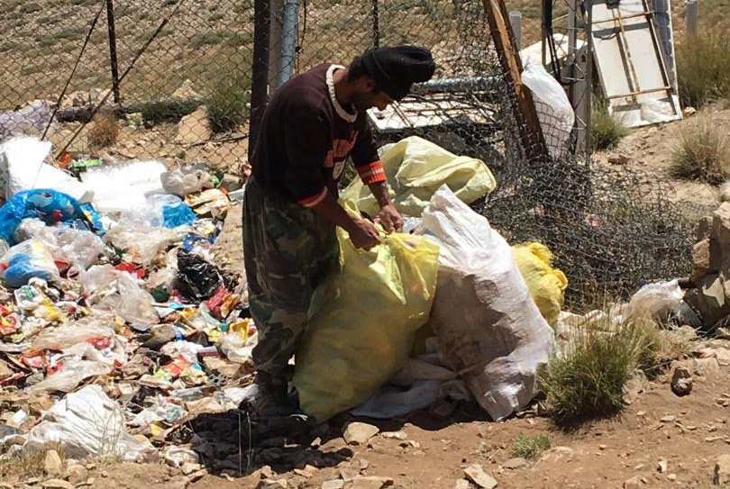 pic's of main's title