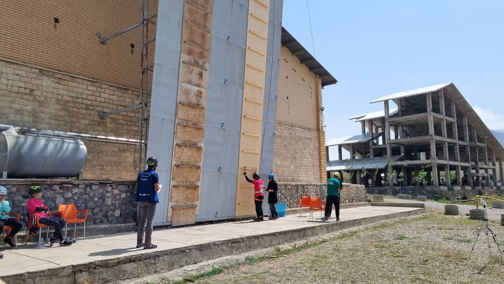 pic's of main's title