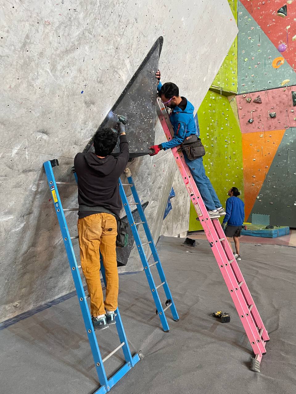 pic's of main's title