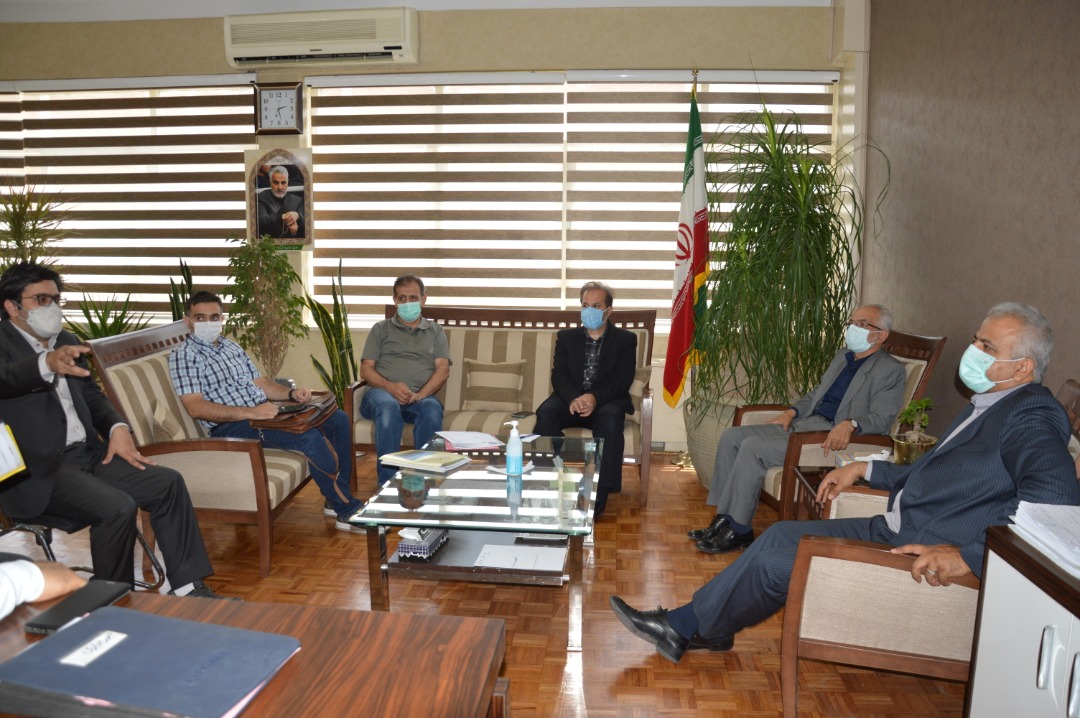 pic's of main's title