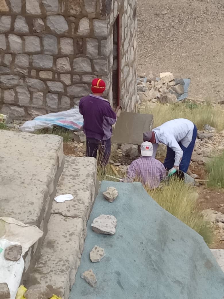 pic's of main's title