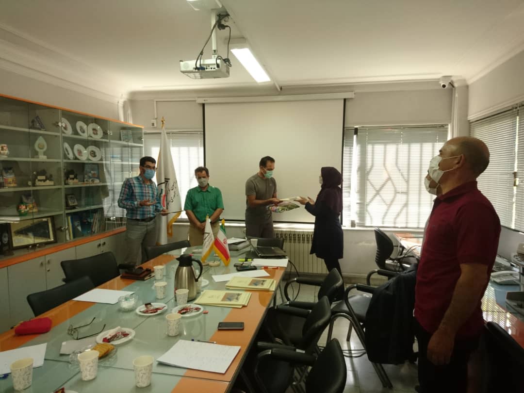 pic's of main's title