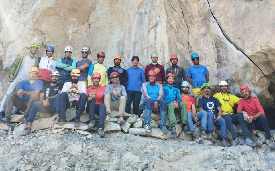 pic's of main's title