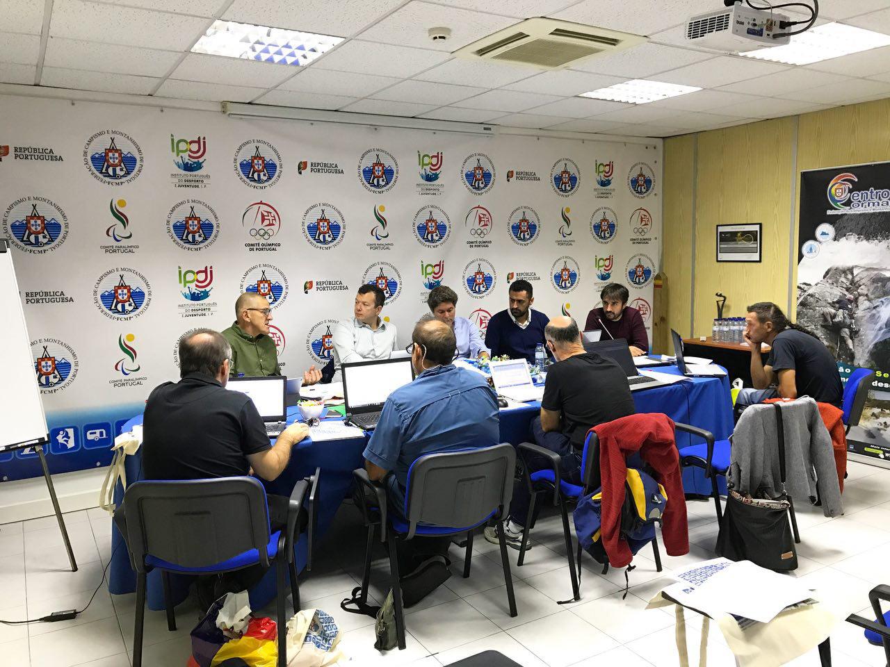 pic's of main's title