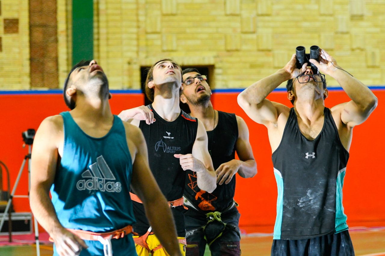 pic's of main's title