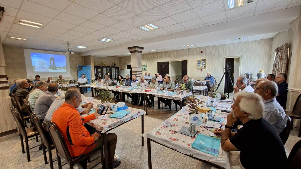 pic's of main's title