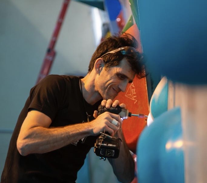 pic's of main's title