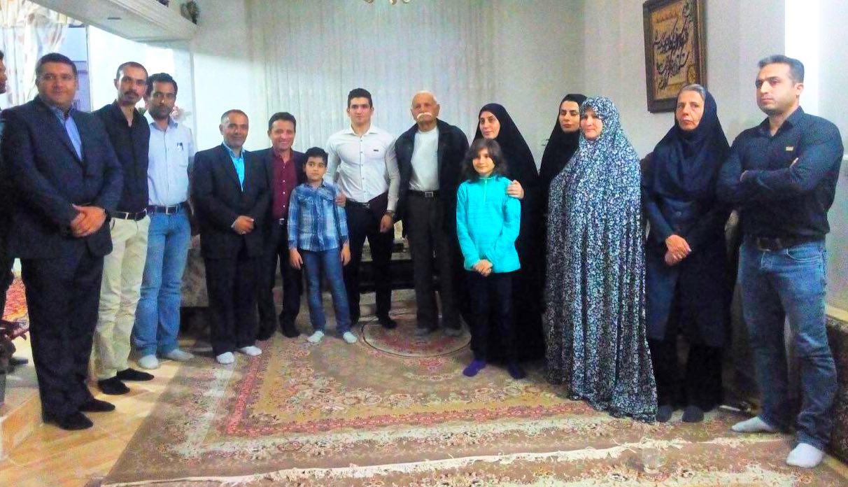 pic's of main's title