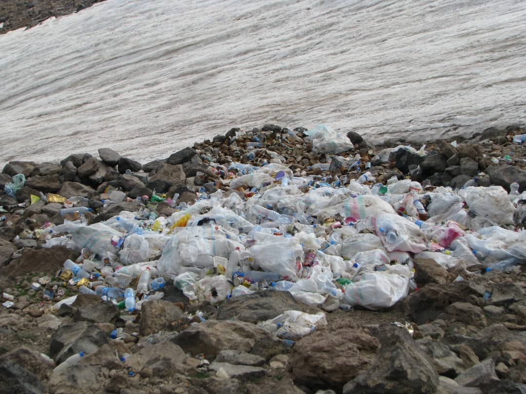 pic's of main's title