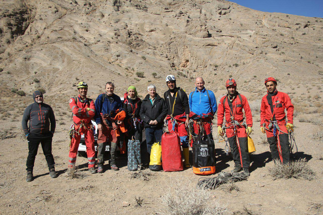 pic's of main's title