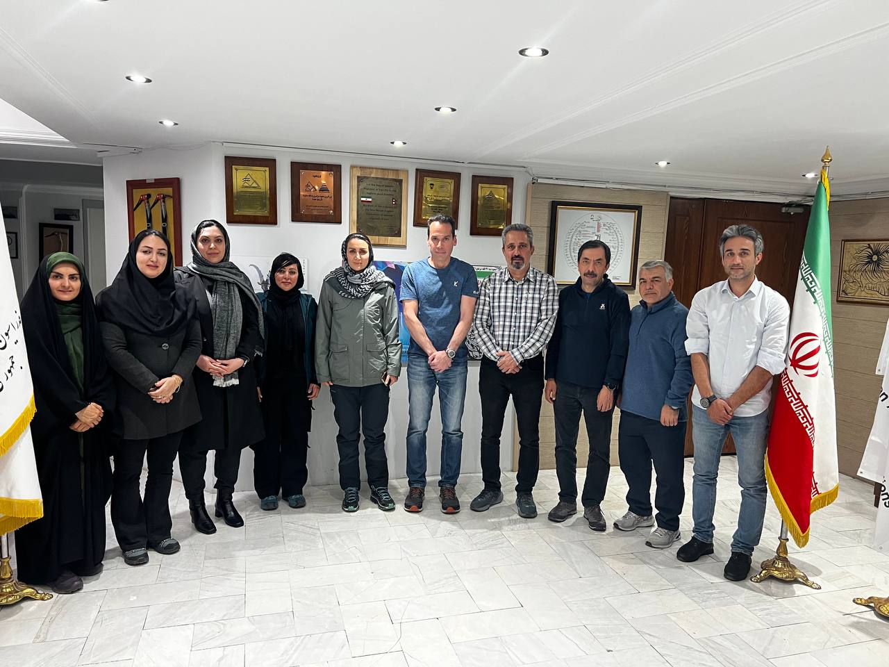 pic's of main's title