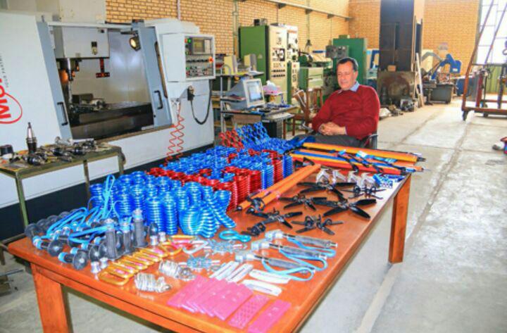 pic's of main's title