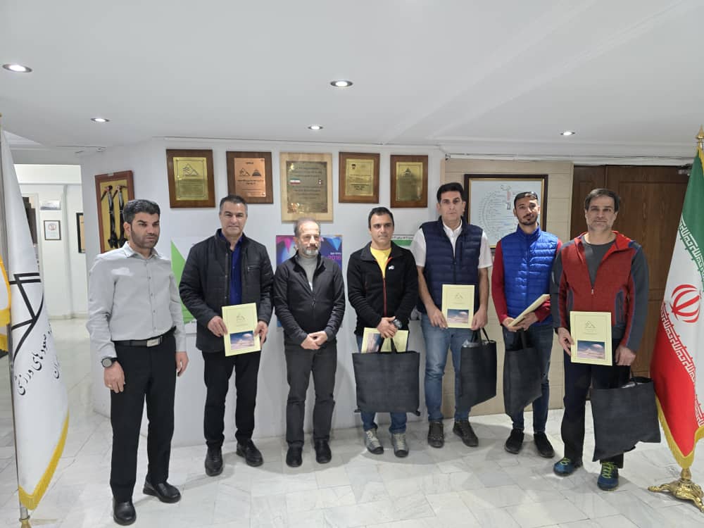 pic's of main's title