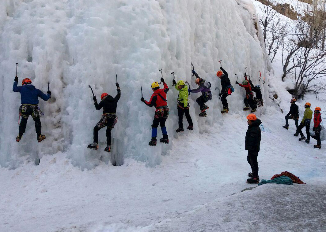 pic's of main's title