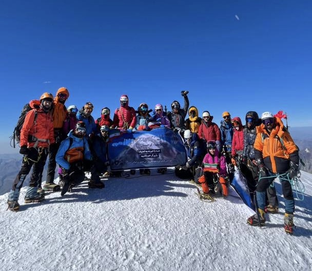 pic's of main's title