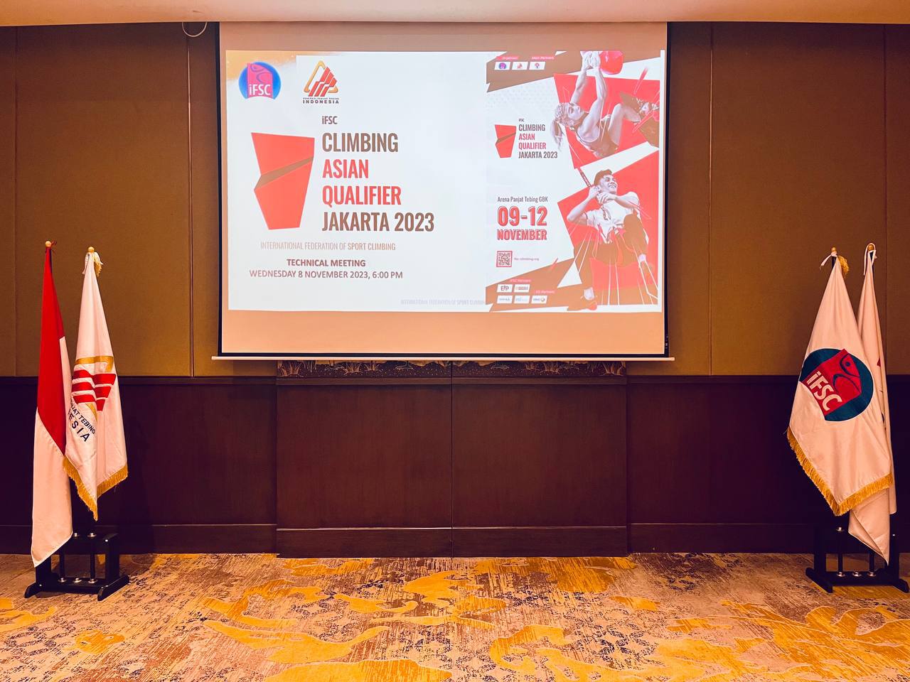 pic's of main's title