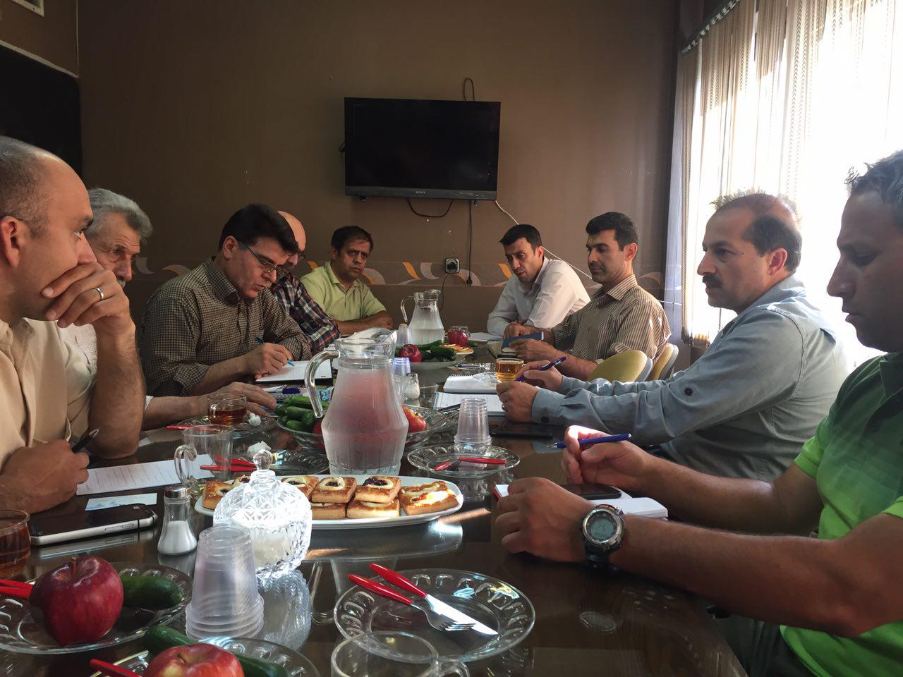 pic's of main's title