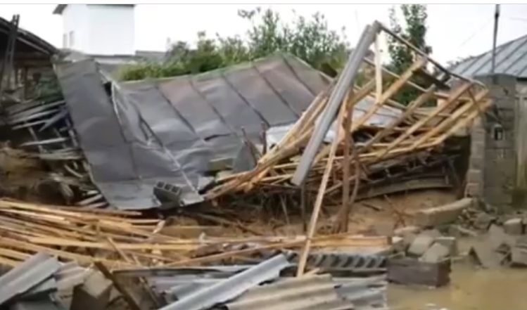 pic's of main's title