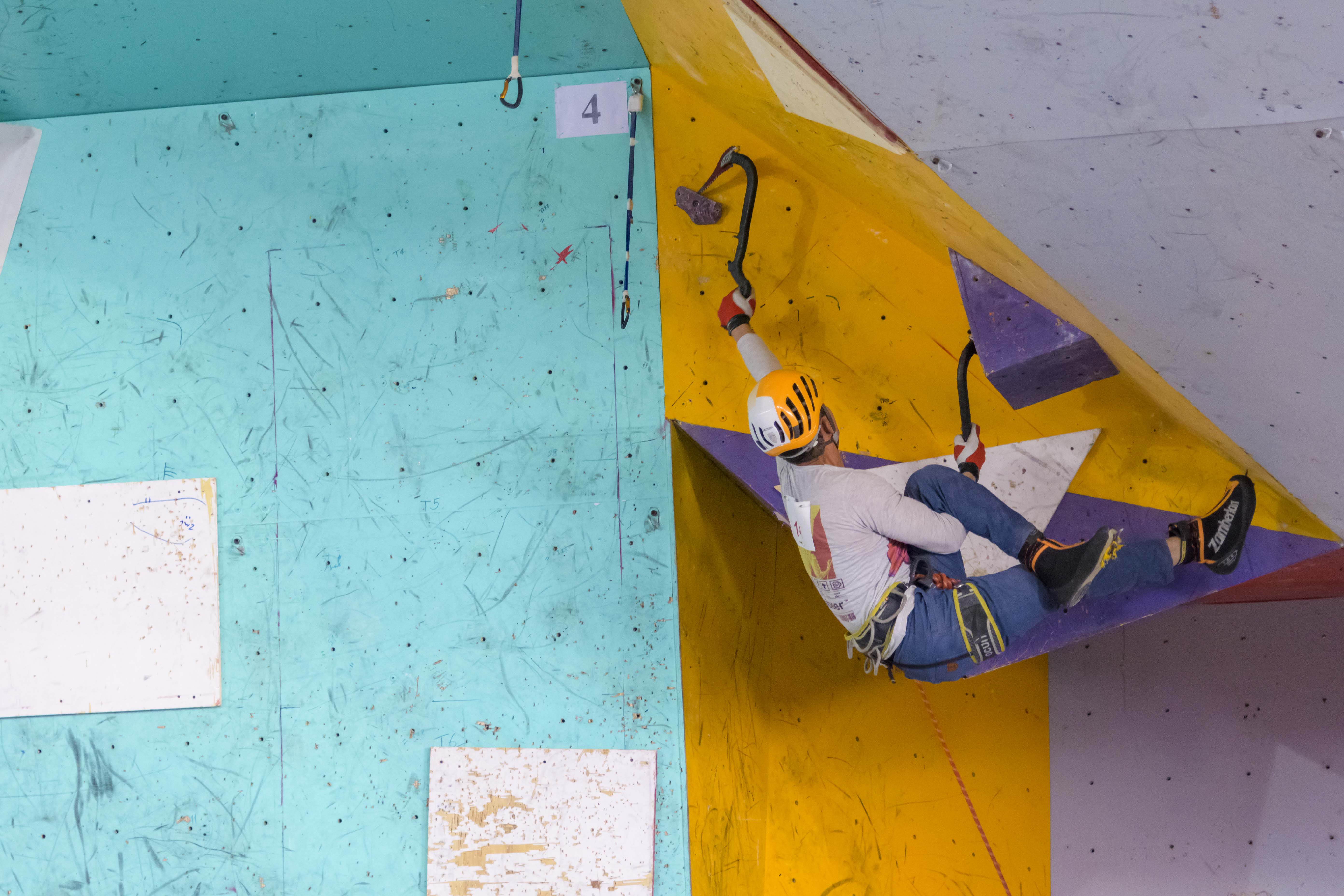 pic's of main's title